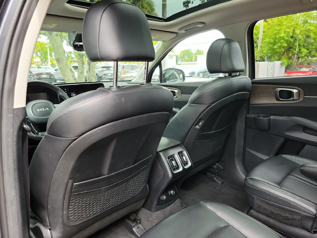 Certified 2023 Kia Sorento EX w/ Panoramic Sunroof Package FWD image 16