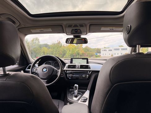 Used 2018 BMW 320i xDrive Sedan image 31