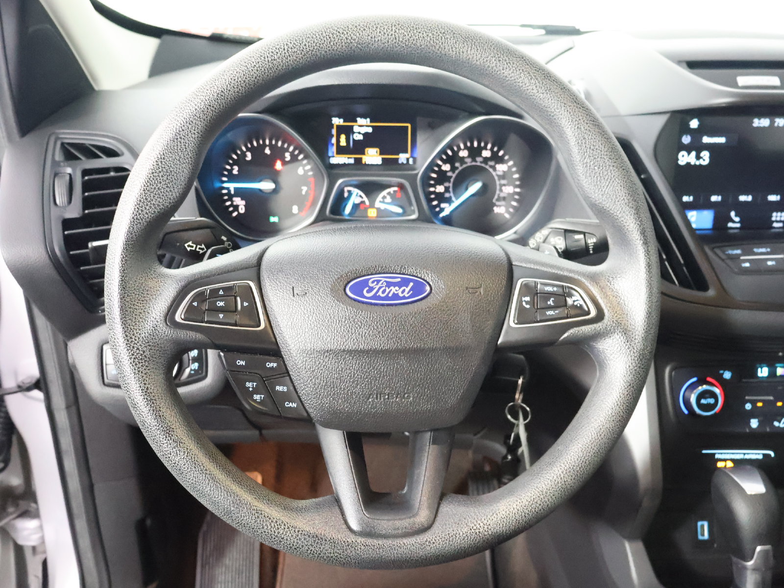 Used 2017 Ford Escape SE w/ Equipment Group 201A AWD/4WD image 32