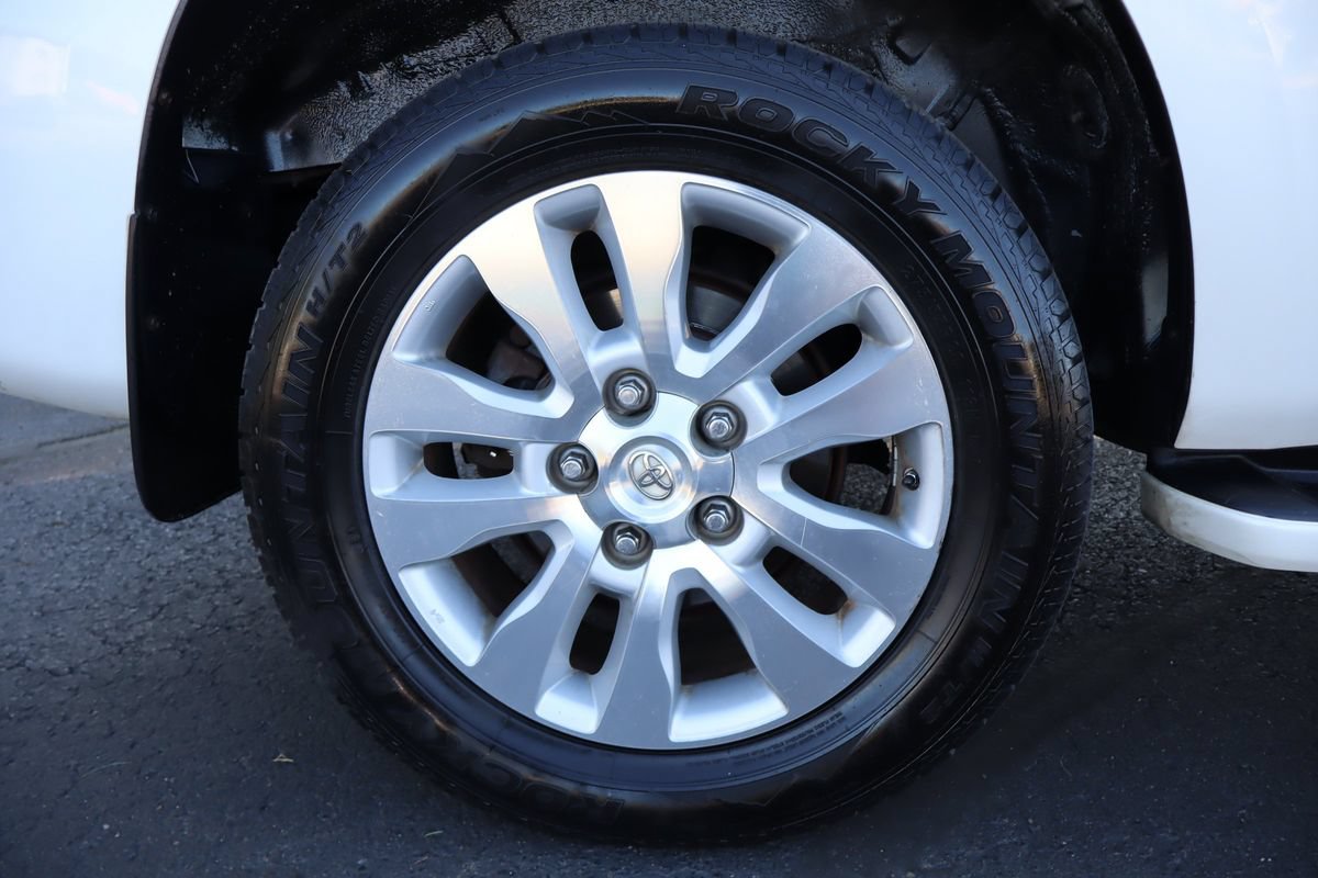 Used 2014 Toyota Sequoia Platinum RWD image 45