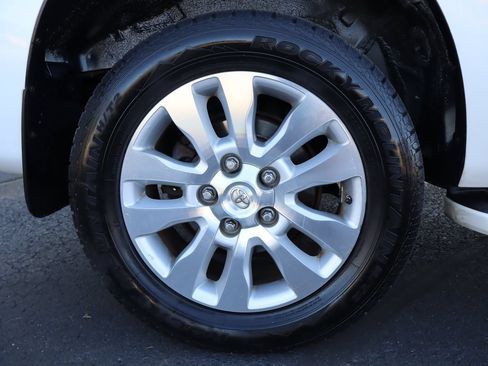 Used 2014 Toyota Sequoia Platinum RWD image 45