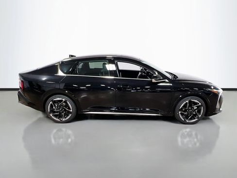 New 2025 Kia K4 GT-Line image 8
