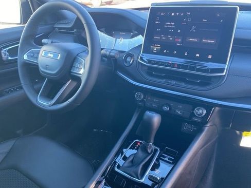 New 2026 Jeep Compass Latitude image 24