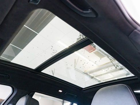 Used 2022 BMW X7 M50i w/ Cold Weather Package image 22