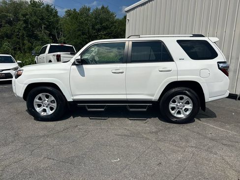 Used 2024 Toyota 4Runner SR5 Premium RWD image 9