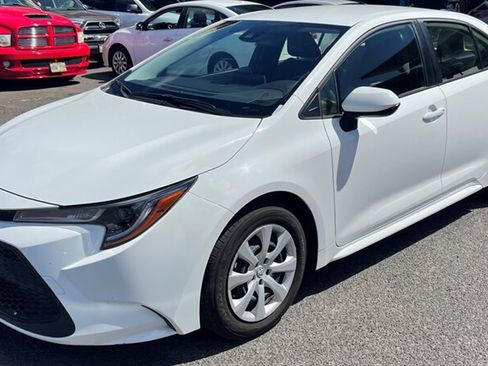 Used 2021 Toyota Corolla LE FWD image 1