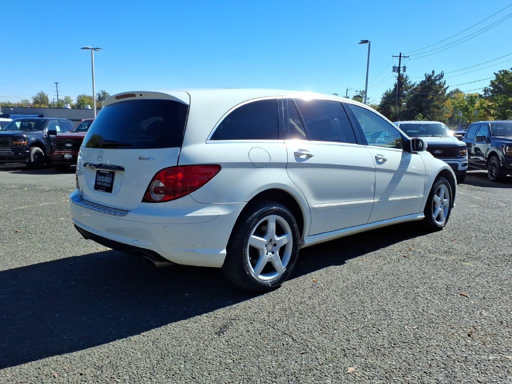 Used 2010 Mercedes-Benz R 350 4MATIC image 7