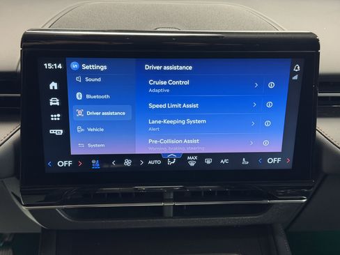 New 2026 Lincoln Nautilus Reserve w/ Jet Appearance Package AWD/4WD image 9
