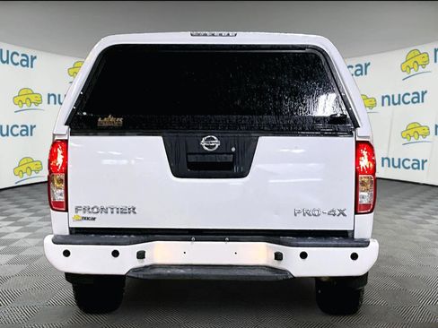 Used 2018 Nissan Frontier PRO-4X image 5