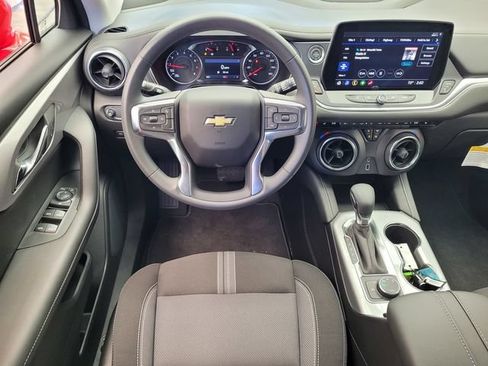 Used 2025 Chevrolet Blazer LT AWD/4WD image 19
