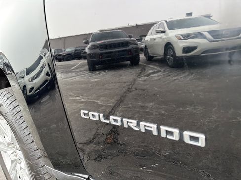 Used 2021 Chevrolet Colorado LT w/ Fleet Safety Package image 22