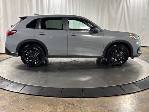 Used 2025 Honda HR-V Sport image 9