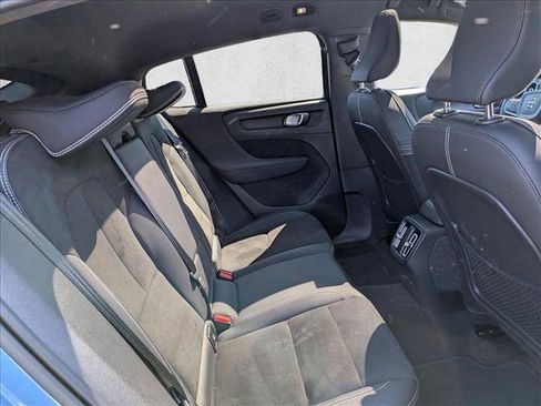 Used 2023 Volvo C40 P8 Recharge Ultimate image 20