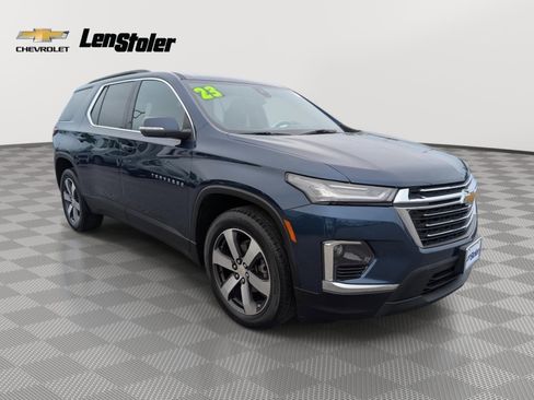 Used 2023 Chevrolet Traverse LT w/ LT Premium Package AWD/4WD image 7