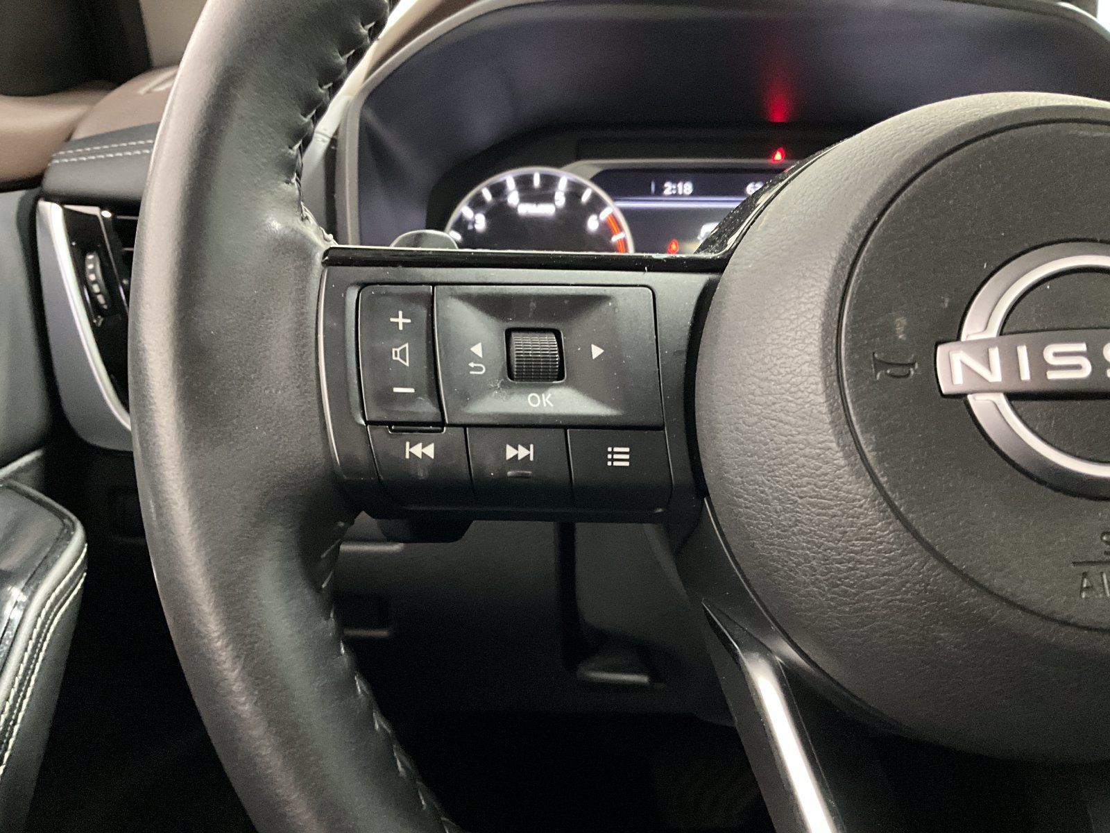 Used 2023 Nissan Rogue SL w/ SL Premium Package AWD/4WD image 19