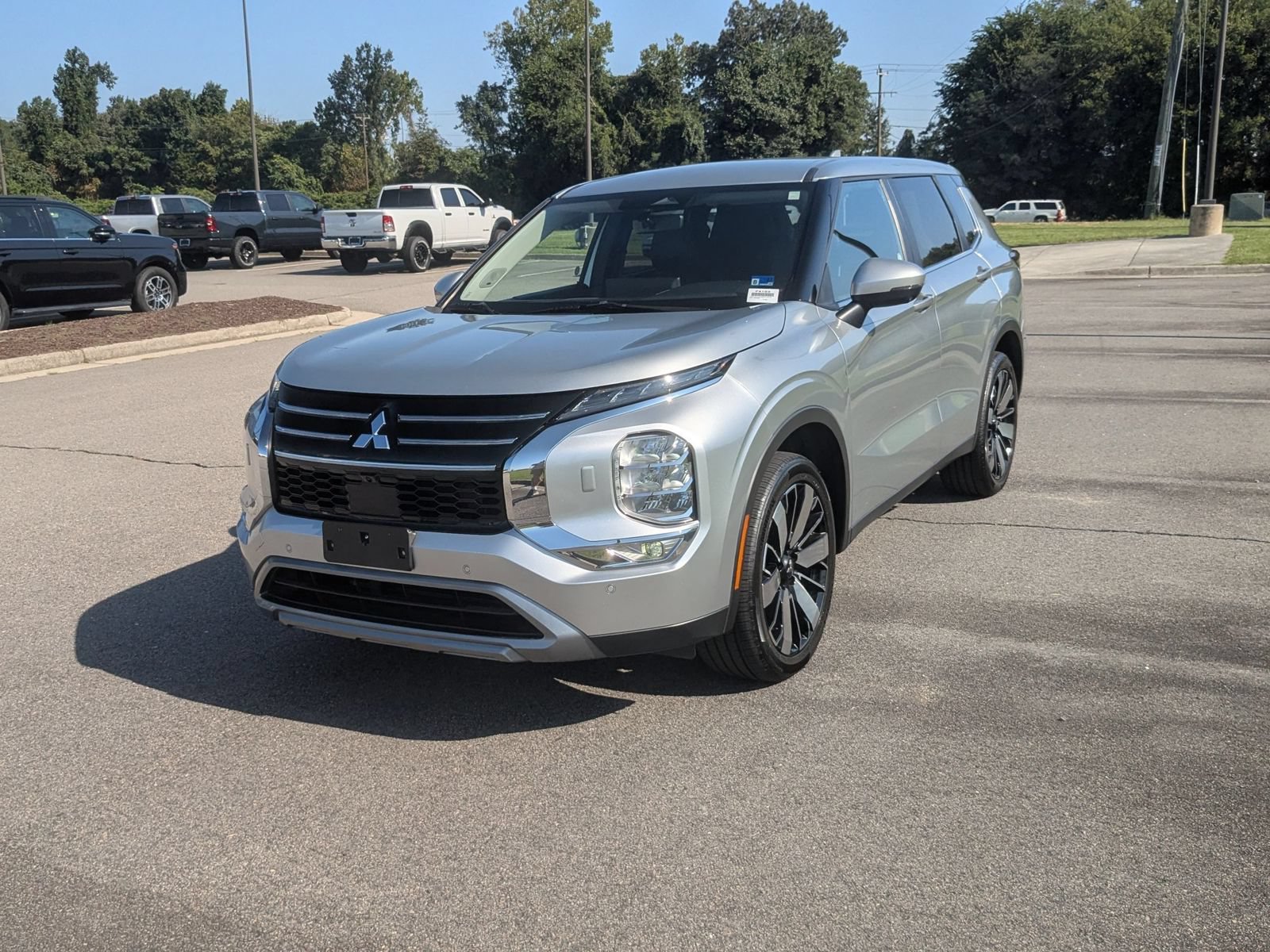 Used 2025 Mitsubishi Outlander SE AWD/4WD image 7