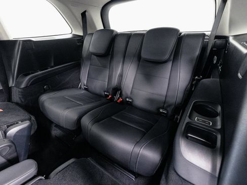 Certified 2026 Mercedes-Benz GLS 450 4MATIC image 31