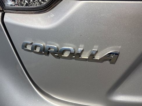 Used 2022 Toyota Corolla L image 19