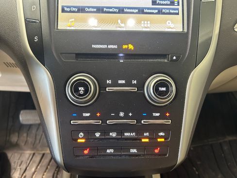 Used 2018 Lincoln MKC Premiere AWD/4WD image 12