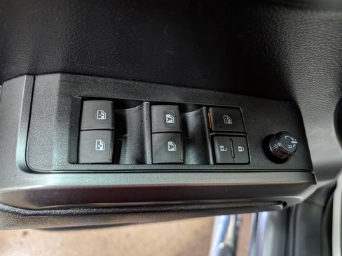Used 2020 Toyota Tacoma TRD Off-Road AWD/4WD image 13