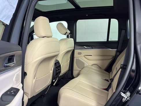 New 2026 Jeep Grand Cherokee Limited w/ Limited Altitude Package AWD/4WD image 10