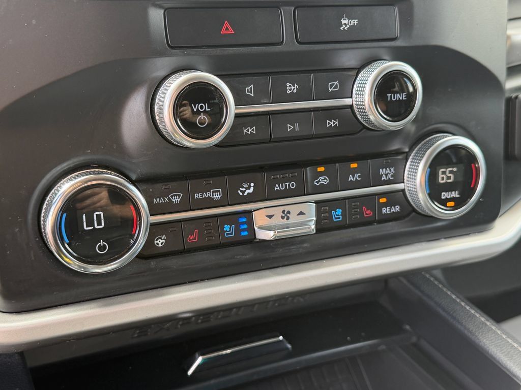 Used 2022 Ford Expedition XLT RWD image 26