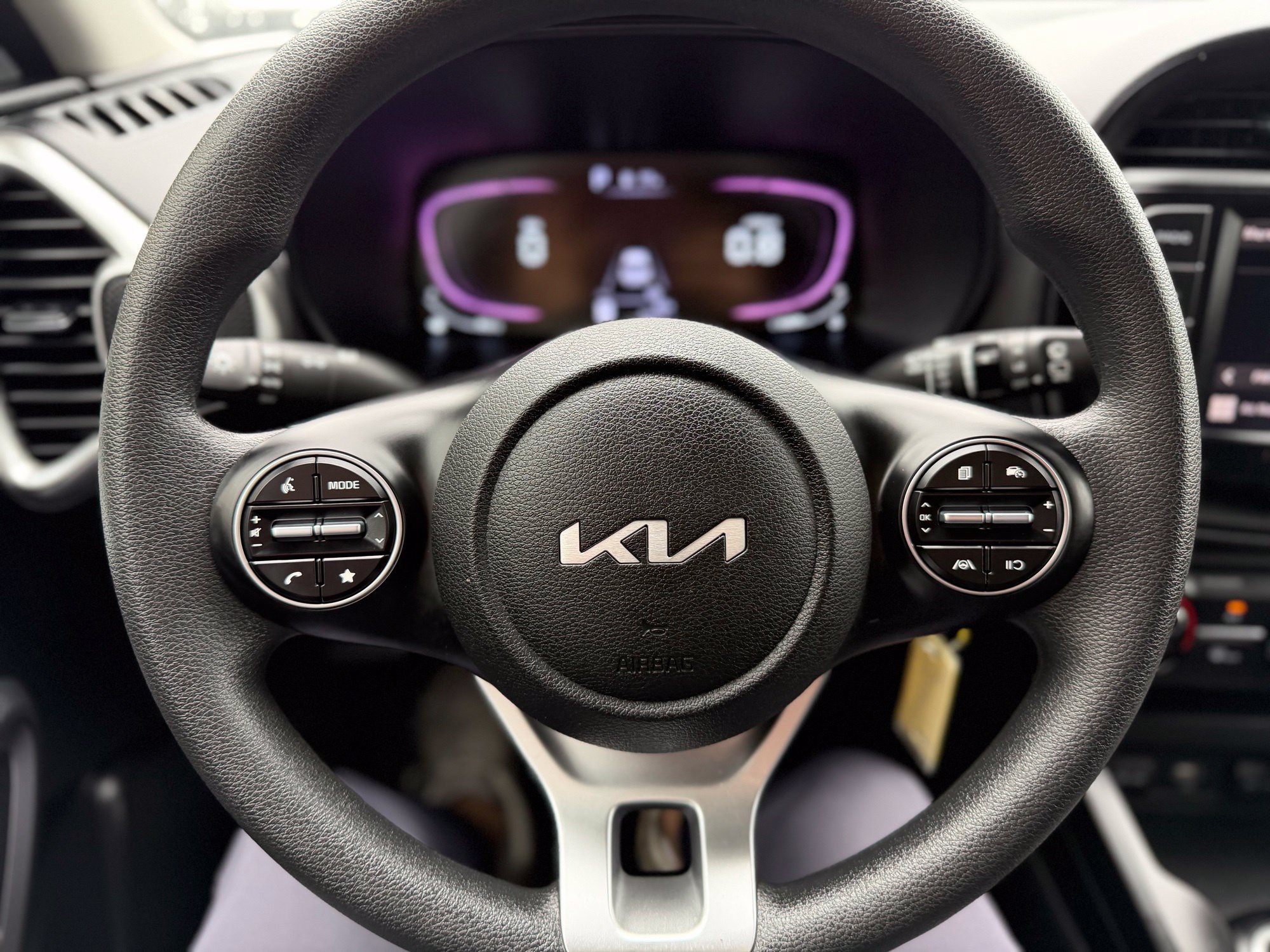 Used 2023 Kia Soul LX FWD image 18