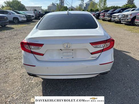 Used 2018 Honda Accord Touring image 4