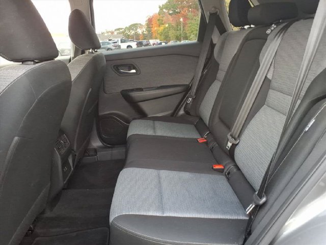 Used 2023 Nissan Rogue SV AWD/4WD image 17