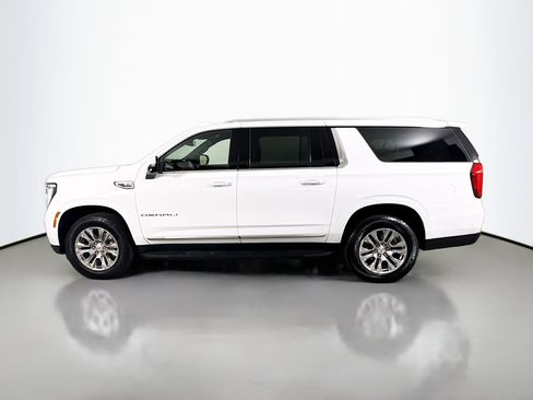 Used 2025 GMC Yukon XL Denali AWD/4WD image 6