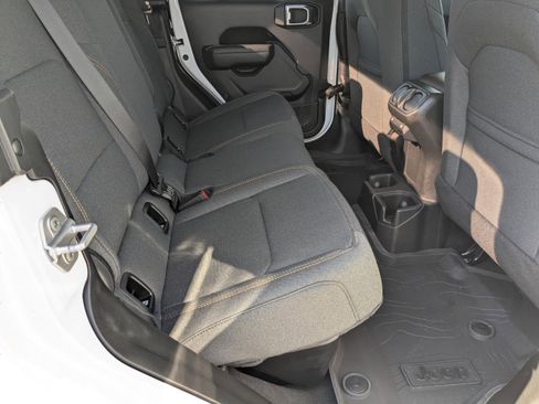 New 2025 Jeep Gladiator Sport image 10