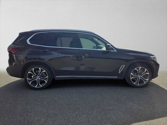 Used 2023 BMW X5 xDrive40i AWD/4WD image 2