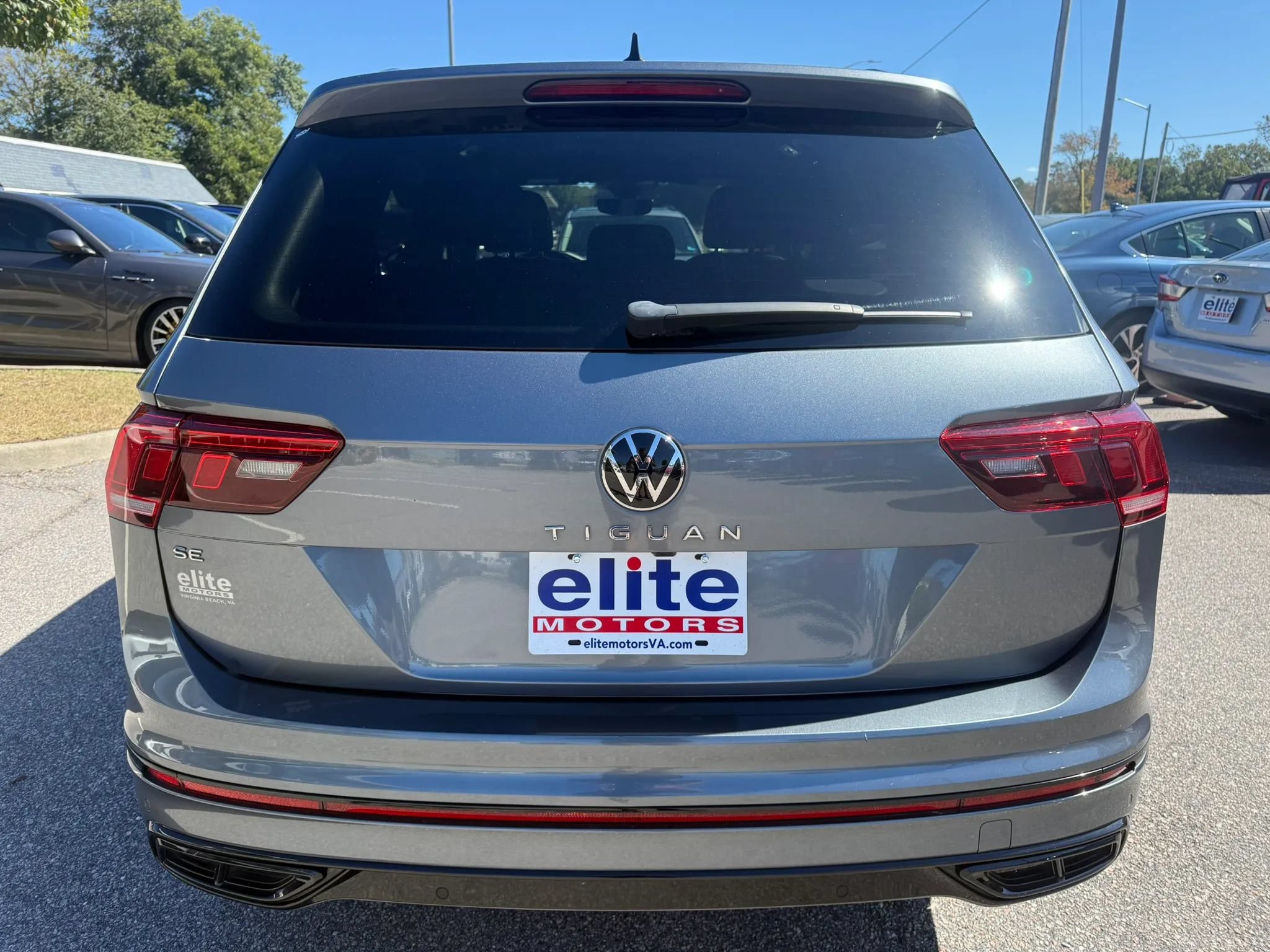 Used 2023 Volkswagen Tiguan SE R-Line FWD image 6