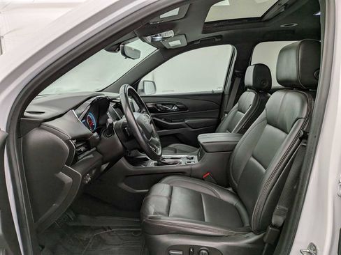 Used 2023 Chevrolet Traverse RS image 17