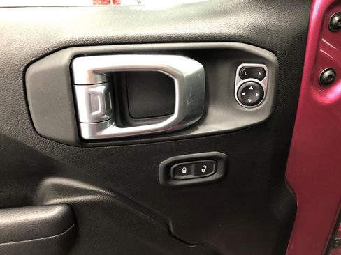 Certified 2024 Jeep Wrangler Willys image 16