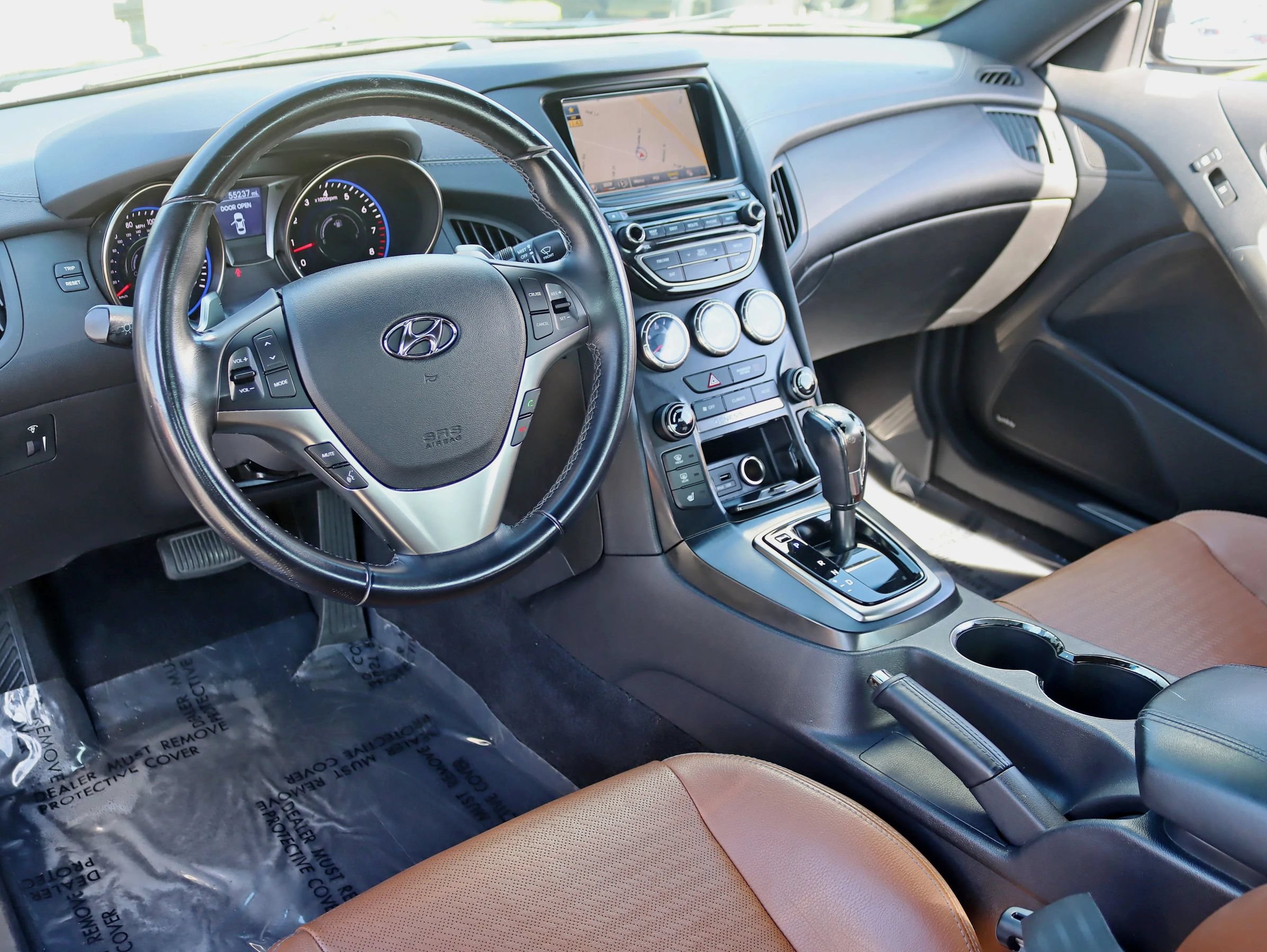 Used 2014 Hyundai Genesis 3.8 RWD image 16