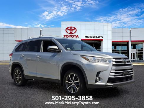 Used 2019 Toyota Highlander XLE AWD/4WD image 7