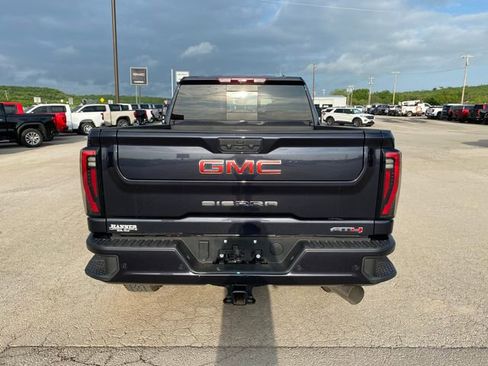 Used 2025 GMC Sierra 2500 AT4 w/ Technology Package AWD/4WD image 5