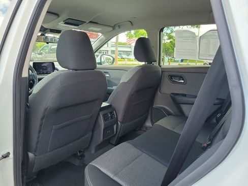 Used 2022 Nissan Rogue SV FWD image 10
