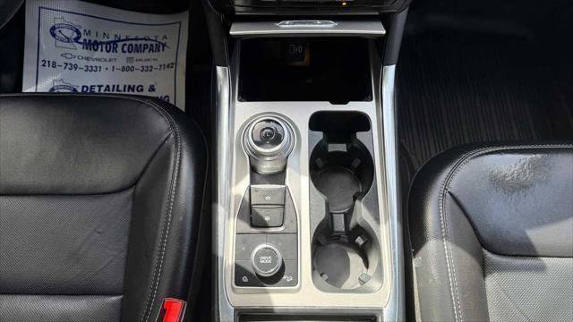 Used 2022 Ford Explorer Limited w/ Equipment Group 301A AWD/4WD image 24