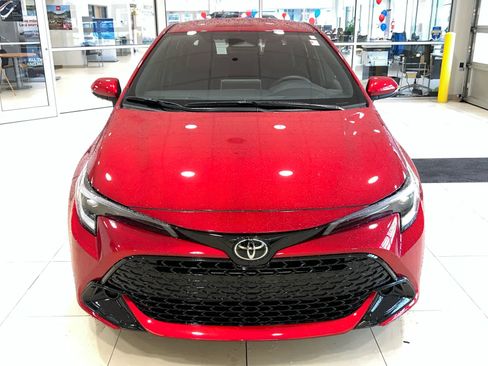 Used 2025 Toyota Corolla SE w/ SE Package FWD image 6