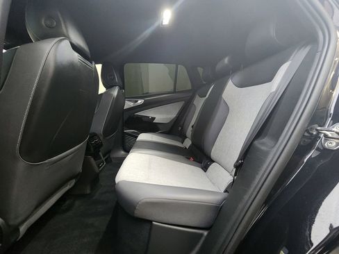 Used 2024 Volkswagen ID.4 Pro image 46