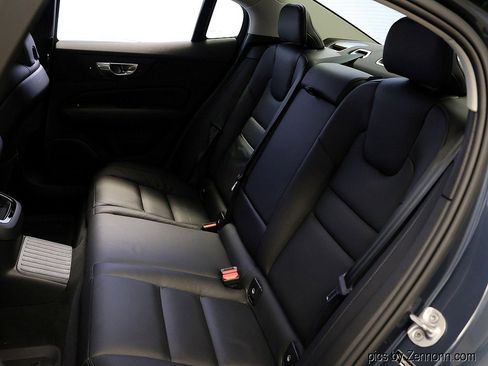 Used 2023 Volvo S60 T8 Plus image 13