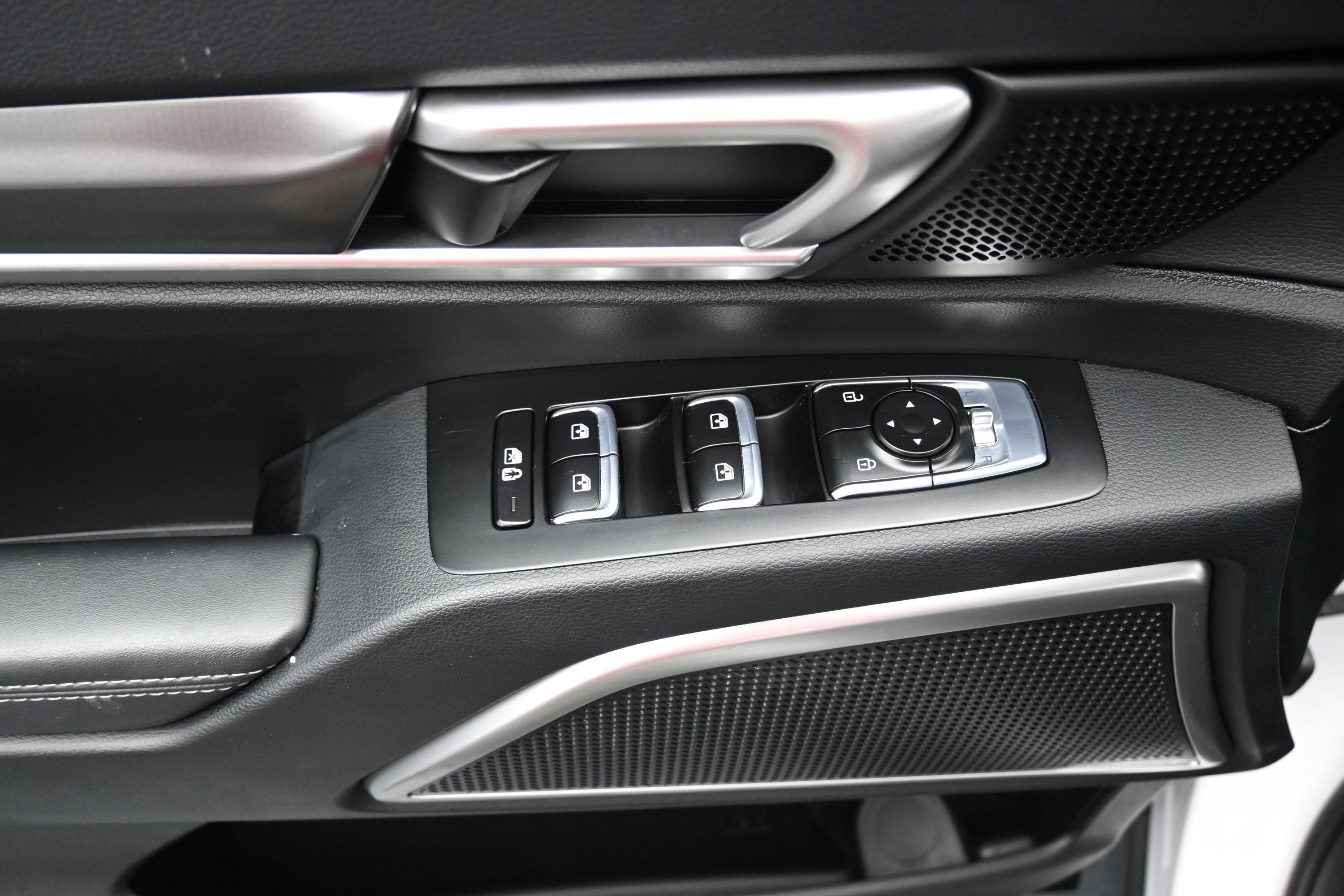 Used 2025 Kia Telluride S FWD image 14
