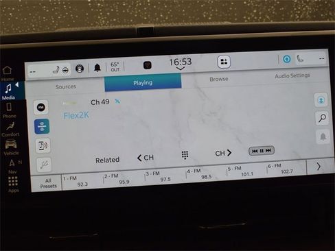 Used 2024 Jeep Gladiator Mojave w/ Technology Group image 18