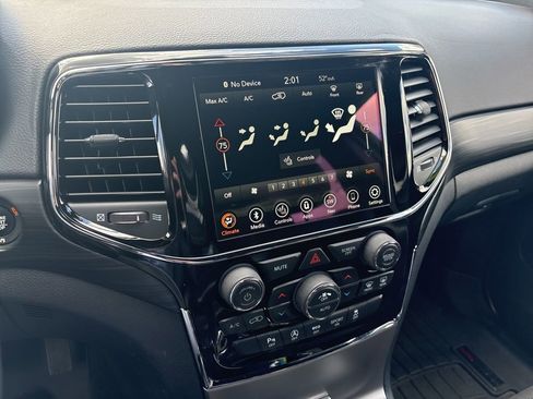 Used 2020 Jeep Grand Cherokee Altitude image 29