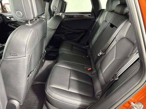 Used 2025 Porsche Macan image 15