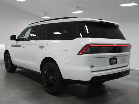 New 2025 Lincoln Navigator Reserve w/ Jet Appearance Package image 6