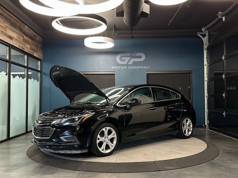 Used 2017 Chevrolet Cruze Premier image 25