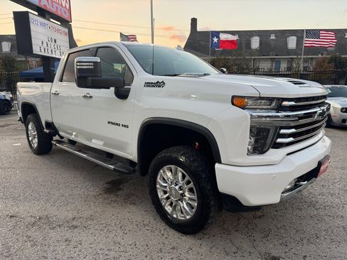 Used 2020 Chevrolet Silverado 2500 High Country w/ Technology Package image 4
